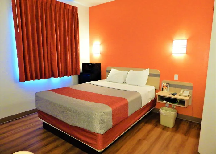 Hotel Baymont By Wyndham Sheridan