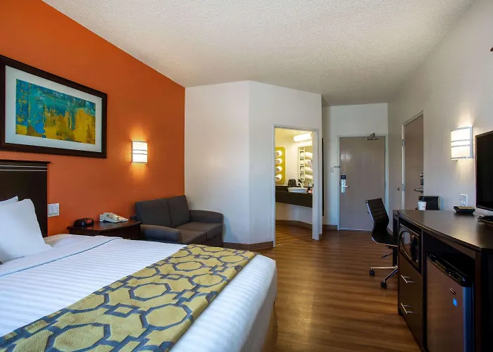 Baymont By Wyndham Hotel